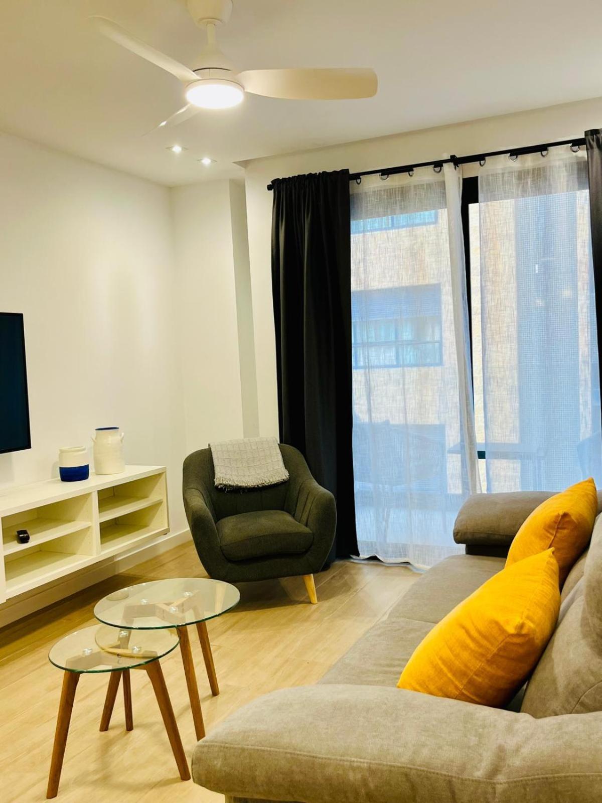 Apartamento Sunset La Strada 58 *